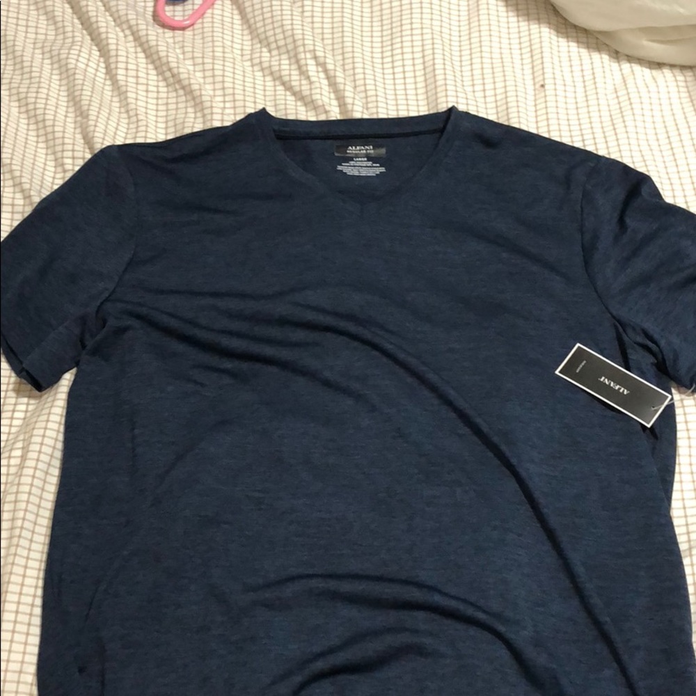 Alfani Vneck tshirt